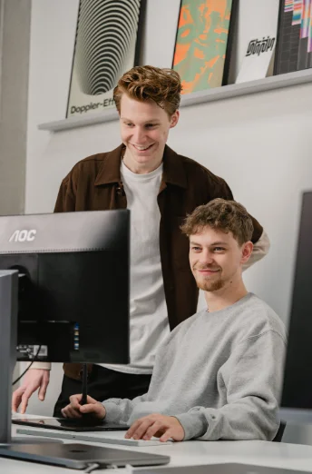 Teun aan het werk bij BRANDBITS 4